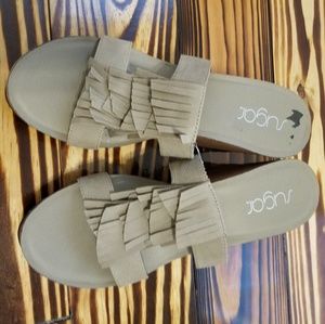 Sand colored wedges, Sugar brand, size 9.5